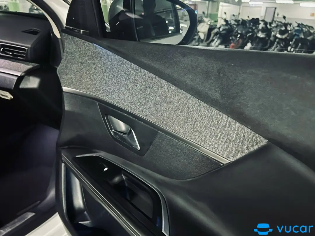 Peugeot 5008 1.6 AT 2019 - Nội thất 8