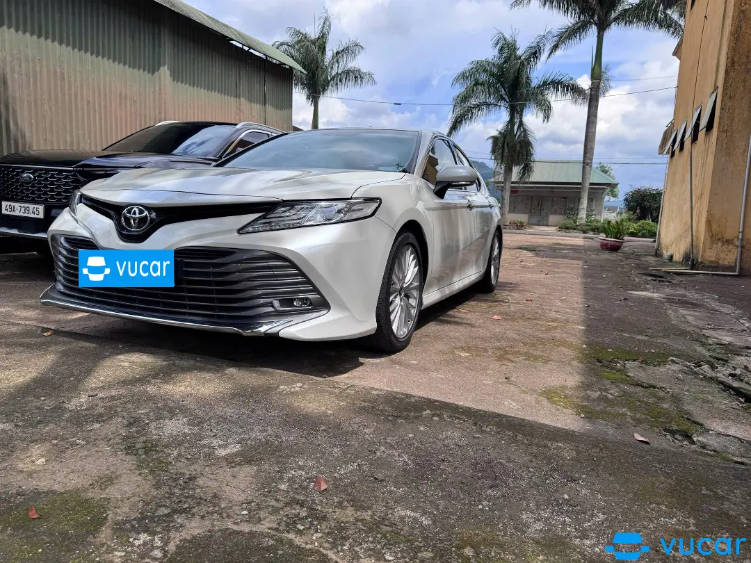 Toyota Camry 2.5Q 2020