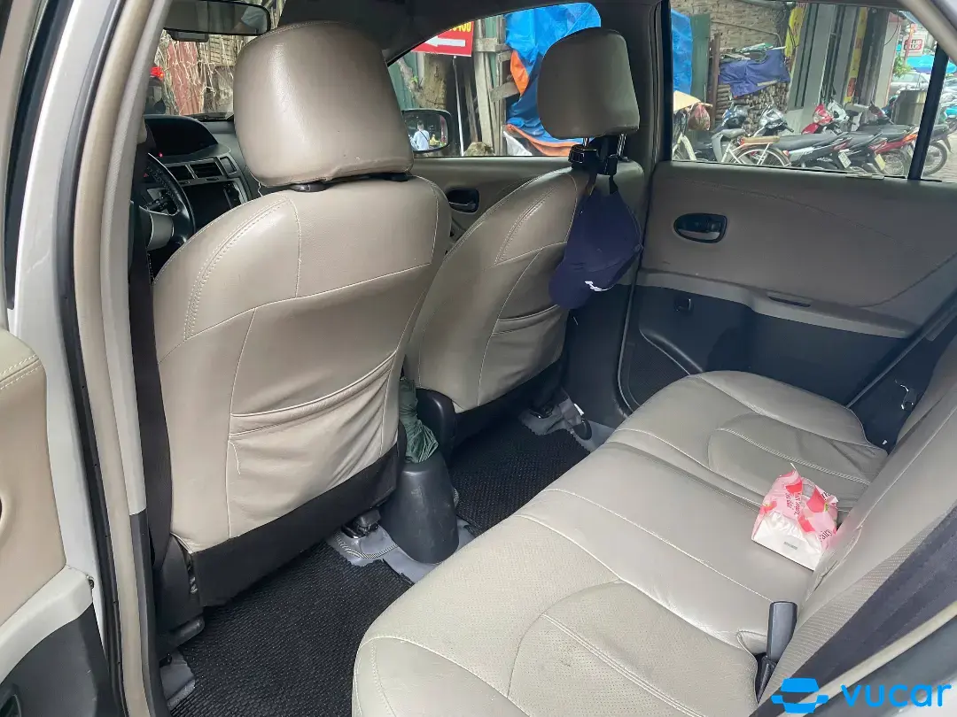 Toyota Yaris 1.3 AT 2011 - Nội thất 2