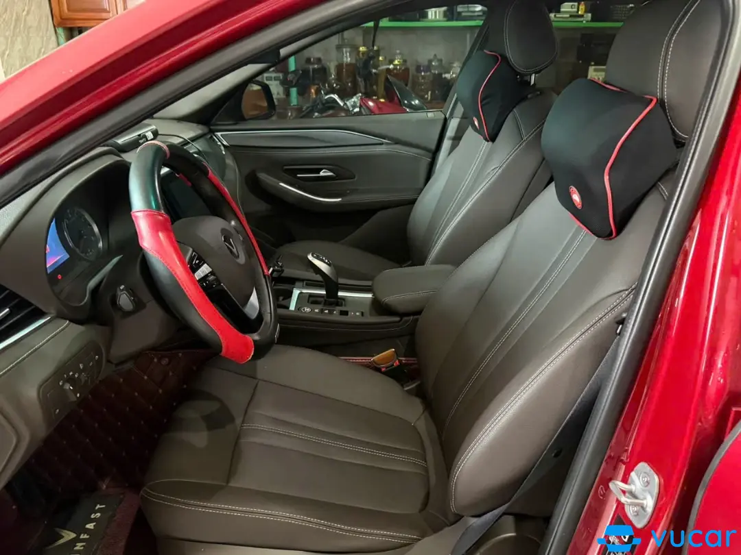 Vinfast Lux A2.0 Plus 2019 - Nội thất 2