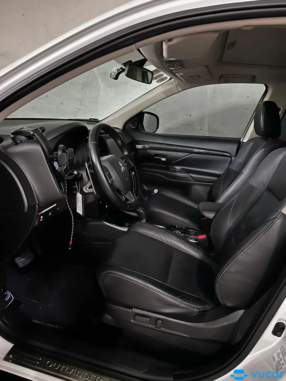 Mitsubishi Outlander bản đặc biệt 4x4 2019 - Nội thất 1