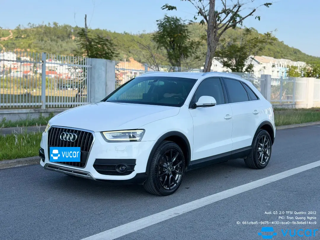 Audi Q3 2.0 TFSI Quattro 2012 - Ngoại thất 2