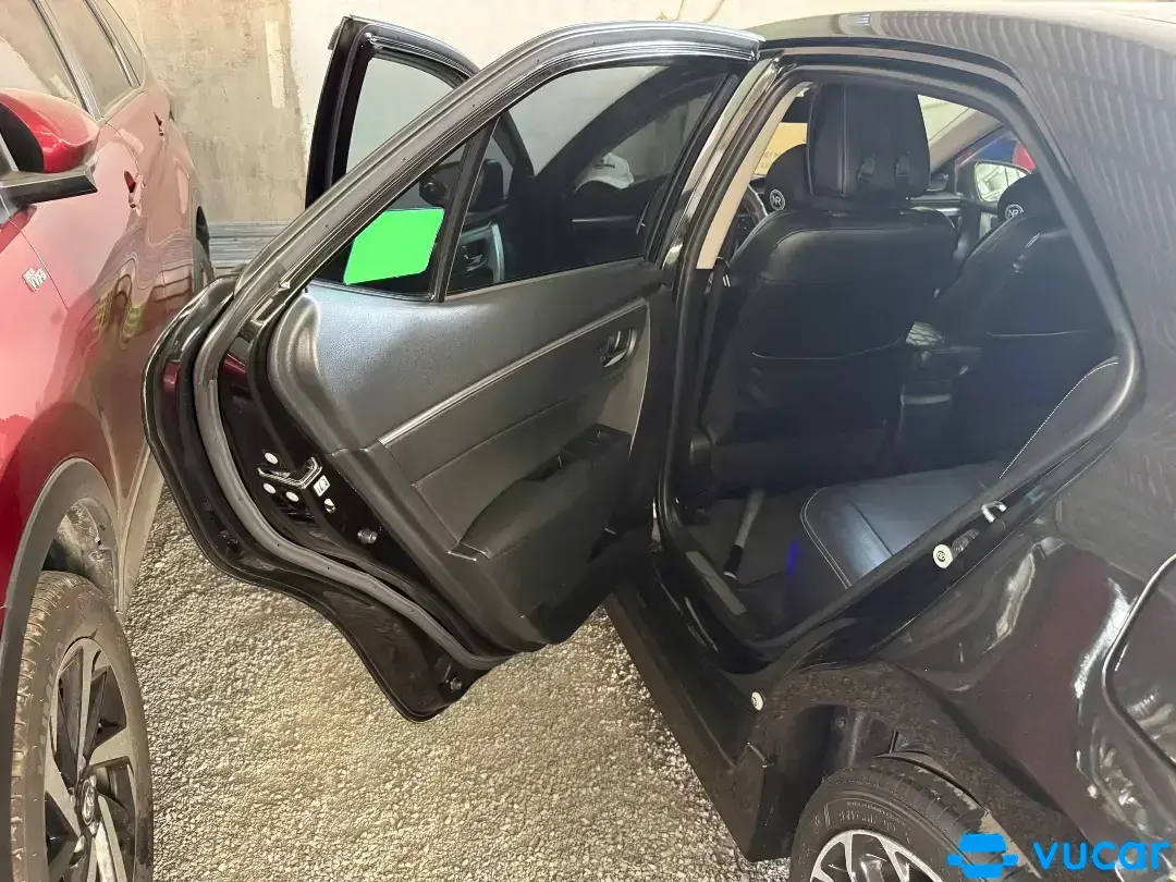 Altis 2.0 mầu đen, 2015 - Ngoại thất 4