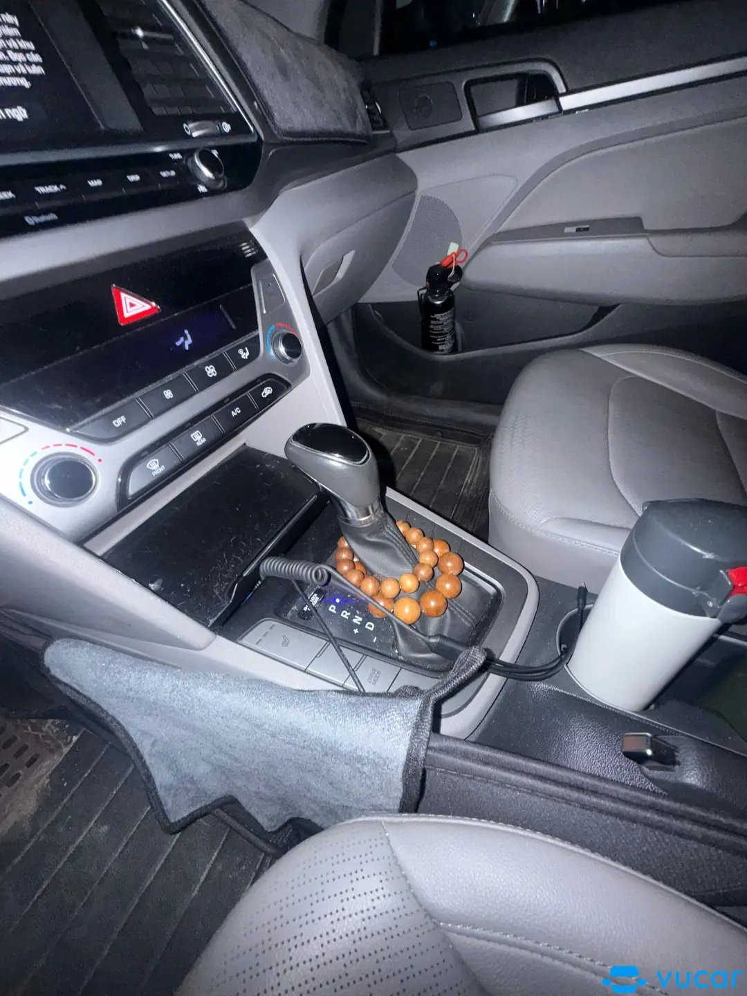 Hyundai Elantra 2.0 AT 2016 - Nội thất 4