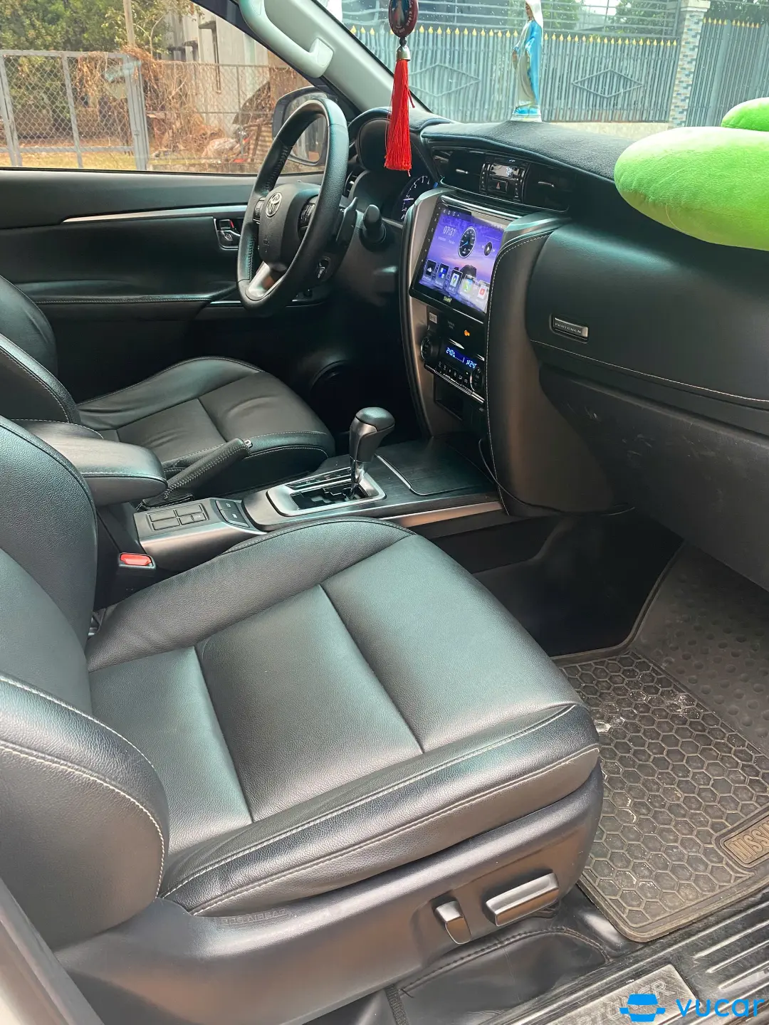 Toyota Fortuner 2.4L 4x2 AT 2022 - Nội thất 6