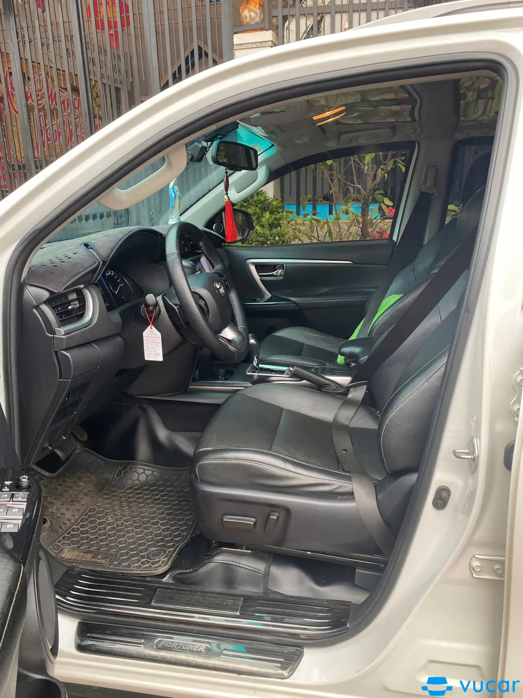 Toyota Fortuner 2.4L 4x2 AT 2022 - Nội thất 4
