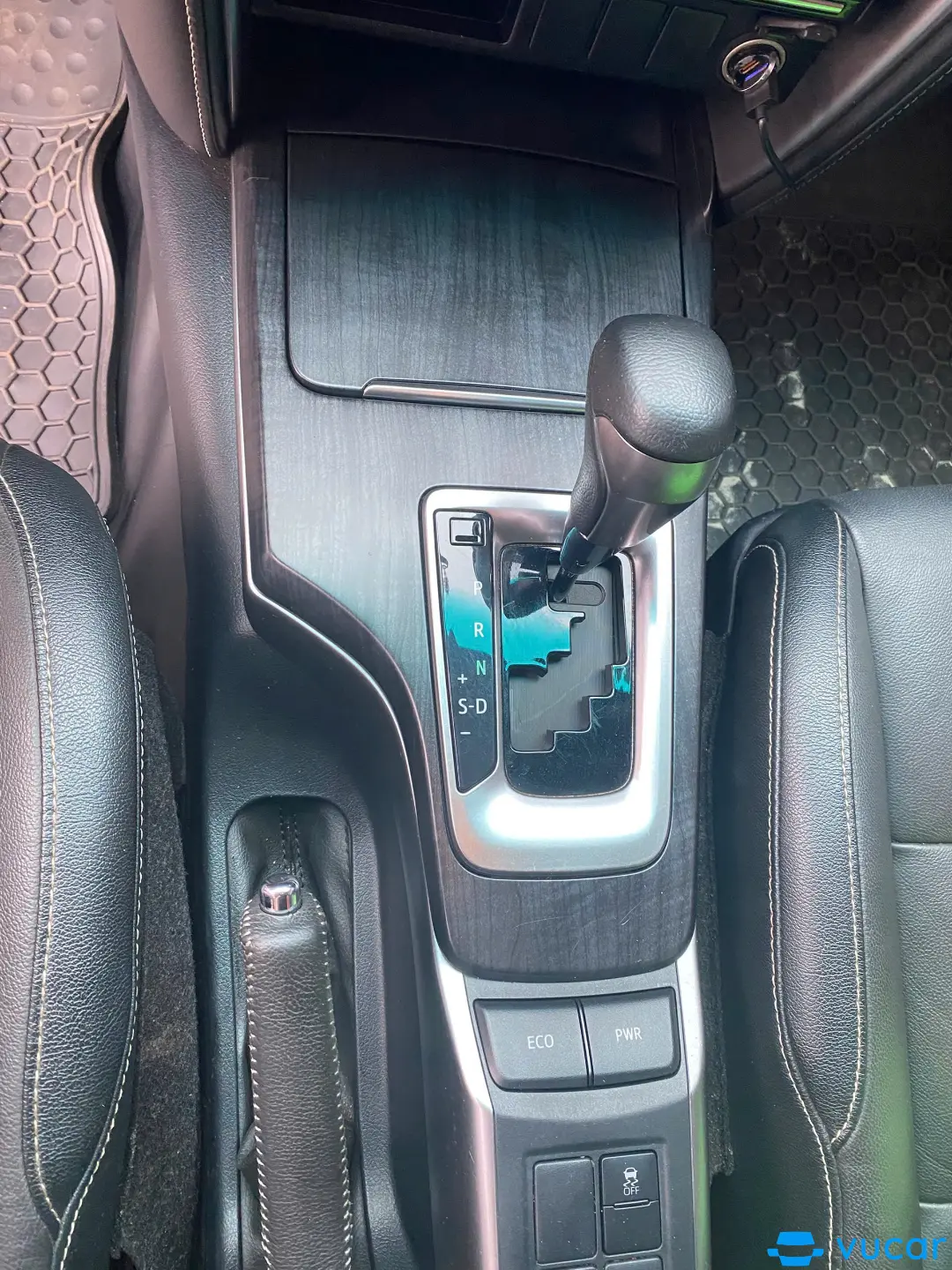Toyota Fortuner 2.4L 4x2 AT 2022 - Nội thất 2