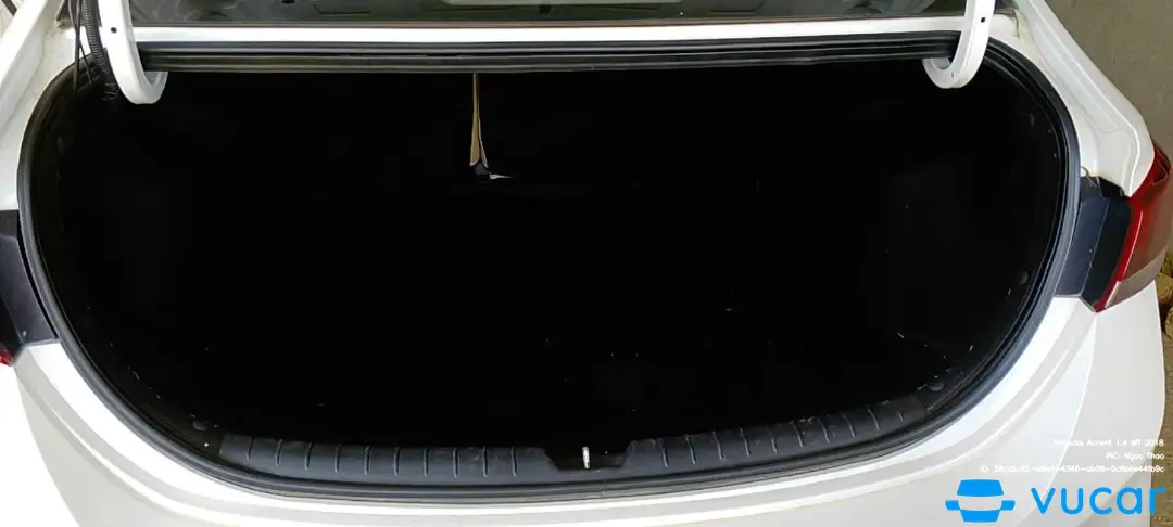 Hyundai Accent 1.4 MT 2018 - Nội thất 7