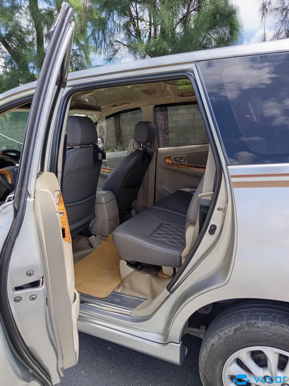 Toyota Innova 2.0E 2015 - Nội thất 2