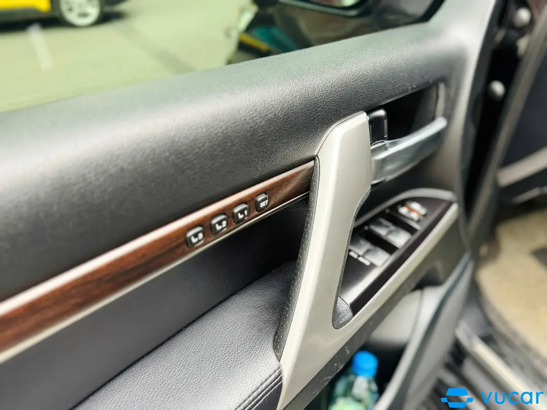 Toyota Land cruiser 4.6 V8 2019 - Nội thất 4