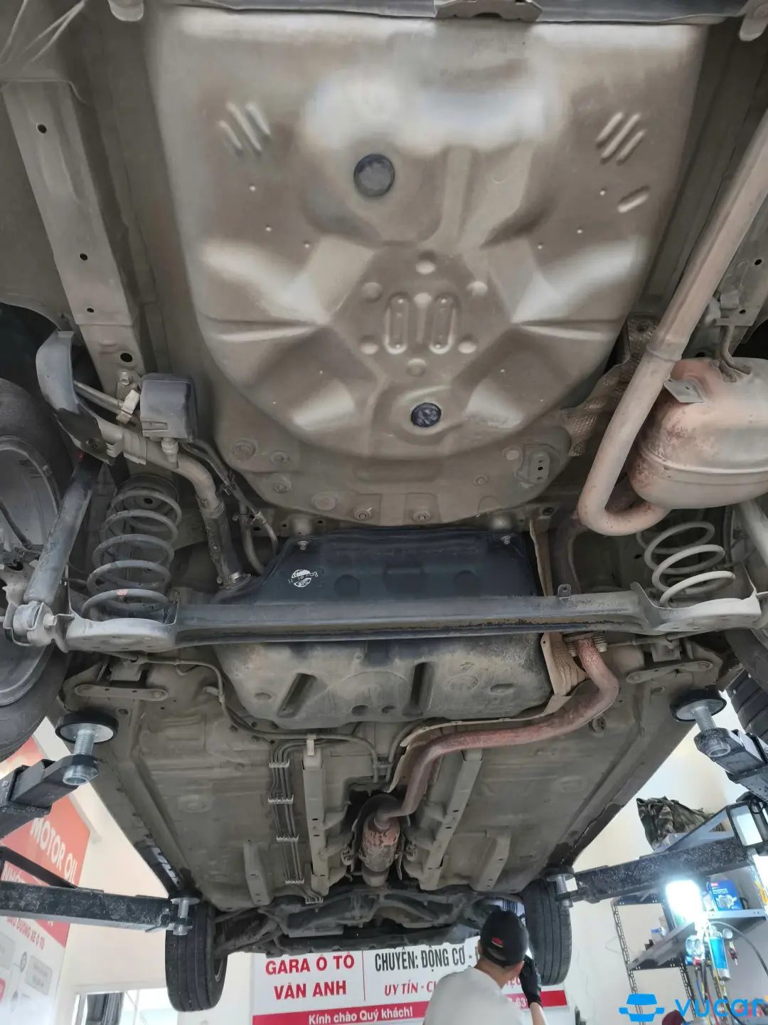 Toyota Vios G 2008 - Khoang động cơ 2