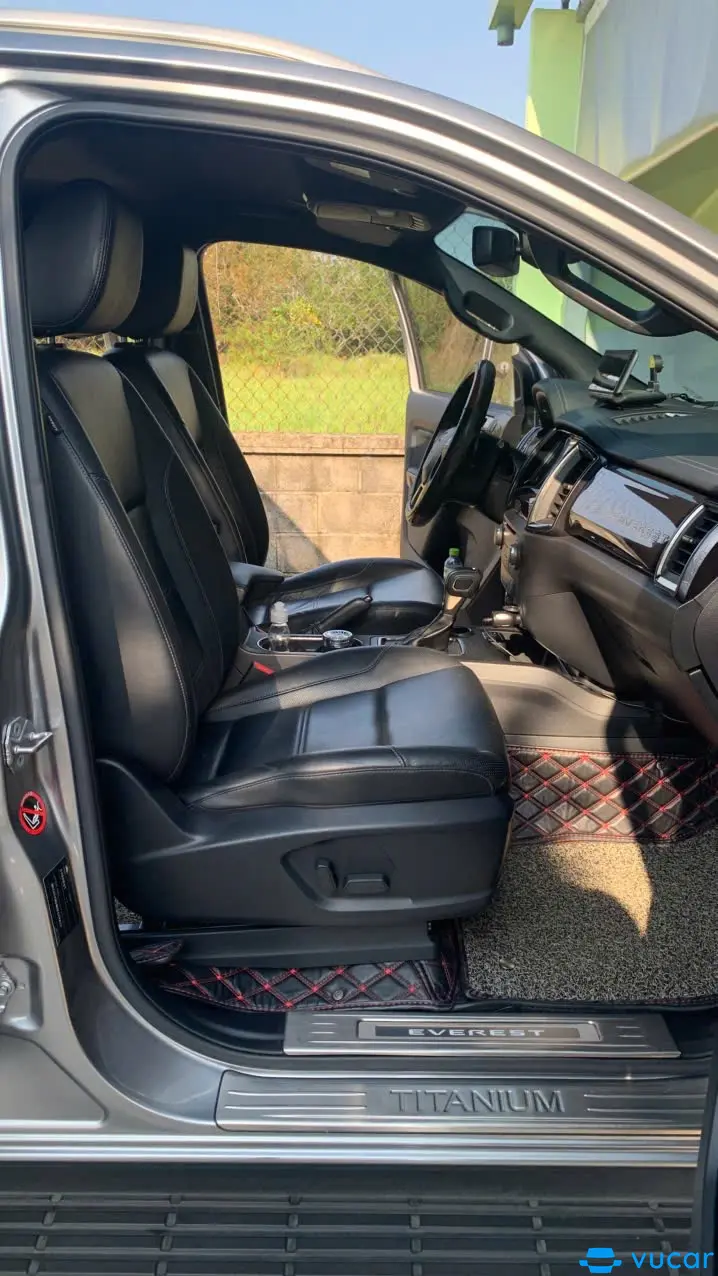 Ford Everest Titanium 2.0 AT 4x2 2019 - Nội thất 2