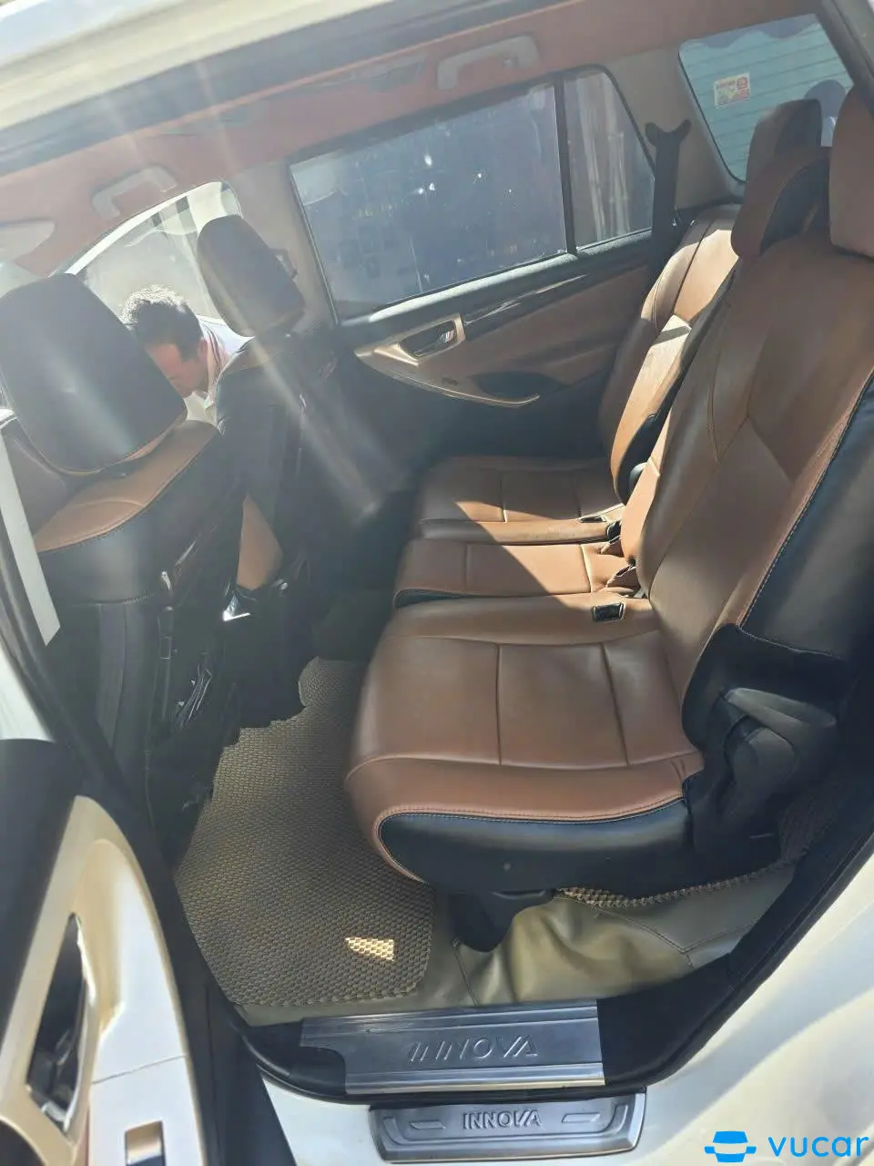 Toyota Innova 2016 2.0V - Nội thất 2