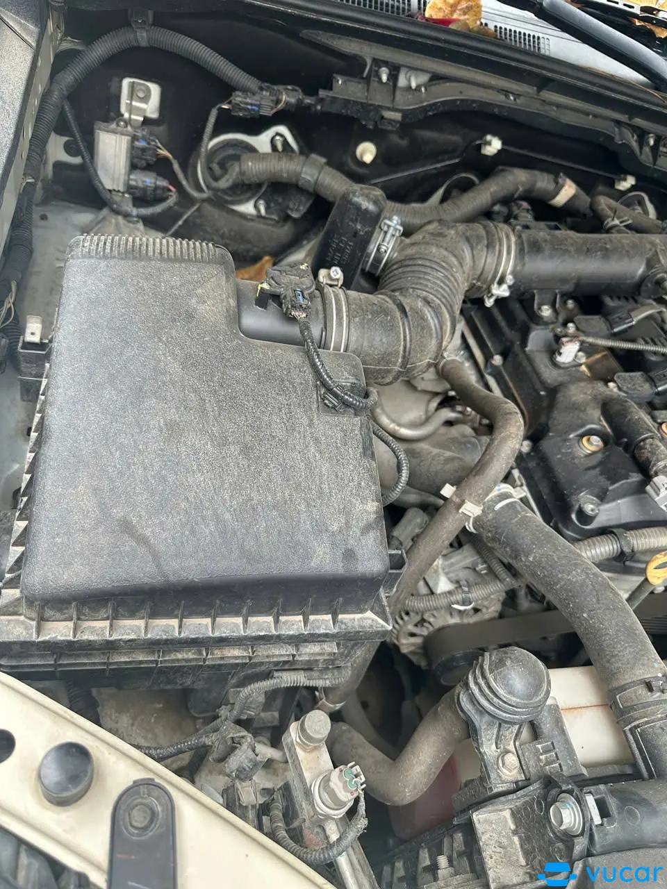 Toyota Fortuner 2.7V 4x2 AT 2017 - Khoang động cơ 3
