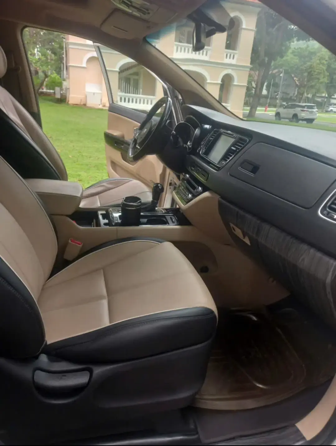 Kia Sedona  2016 - Nội thất 3