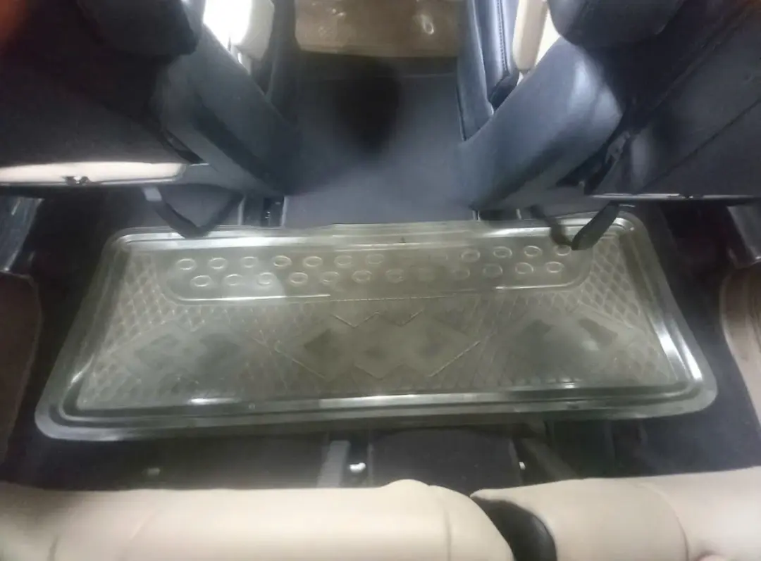 Kia Sedona  2016 - Nội thất 6