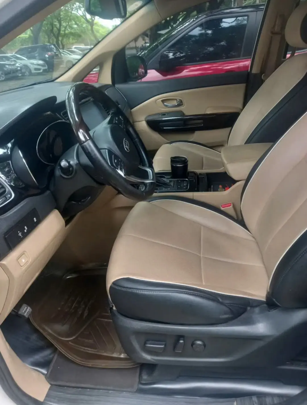Kia Sedona  2016 - Nội thất 2