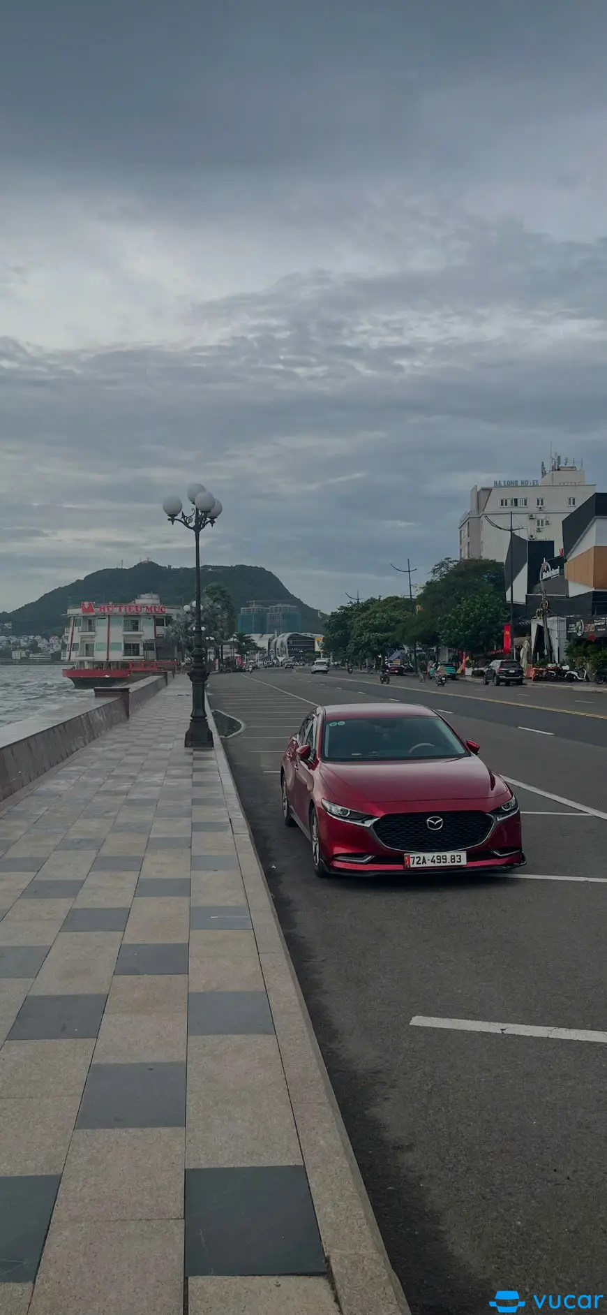 Mazda 3 Luxury 2021 - Khoang động cơ 1