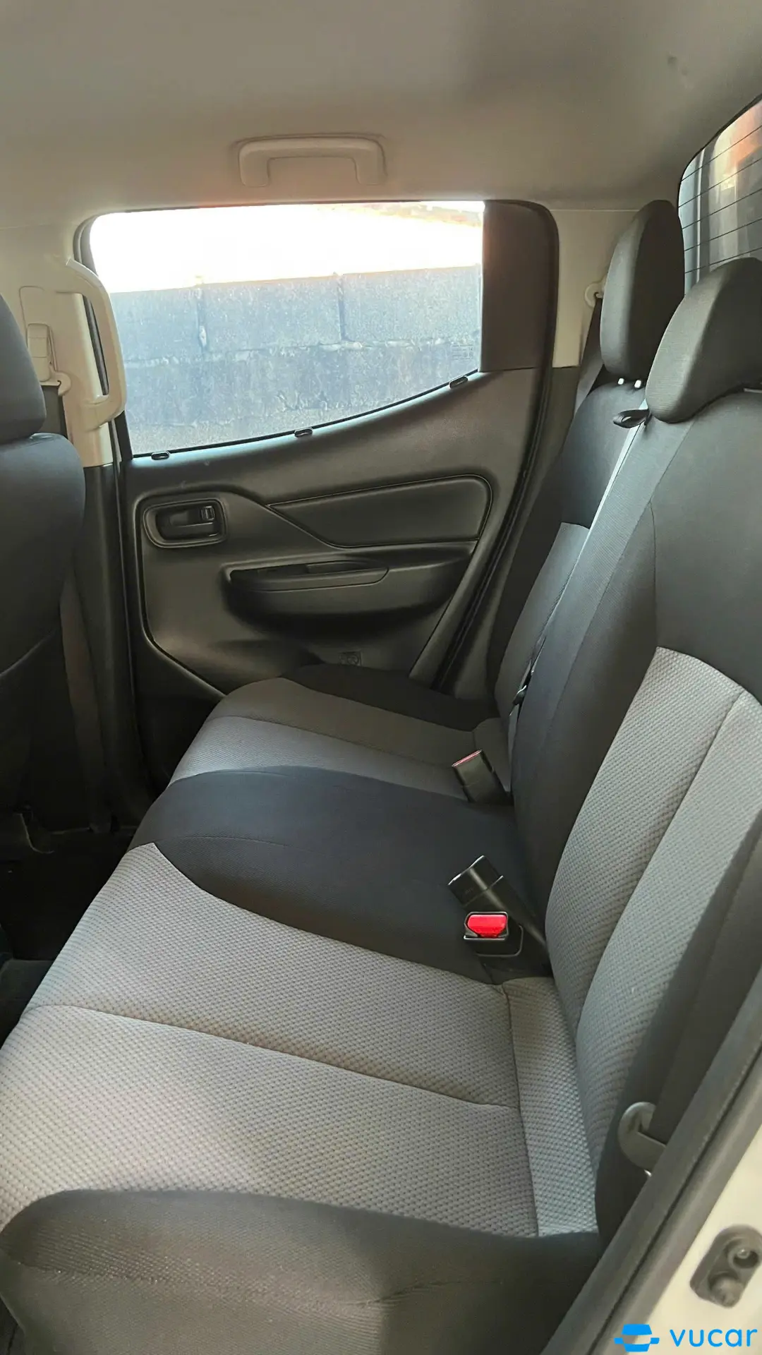 Mitsubishi Triton 4x2 AT 2022 - Nội thất 4