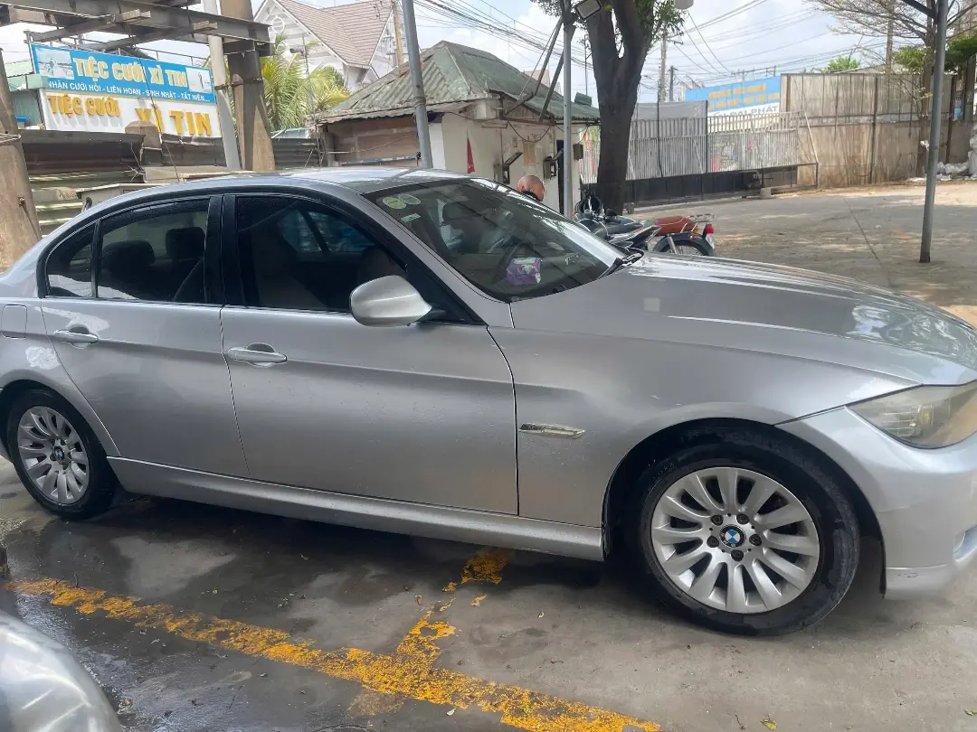 BMW 3 series 320i 2009 - Ngoại thất 2