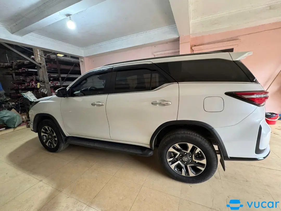 Tyota Legender 4x4 2021 - Ngoại thất 3