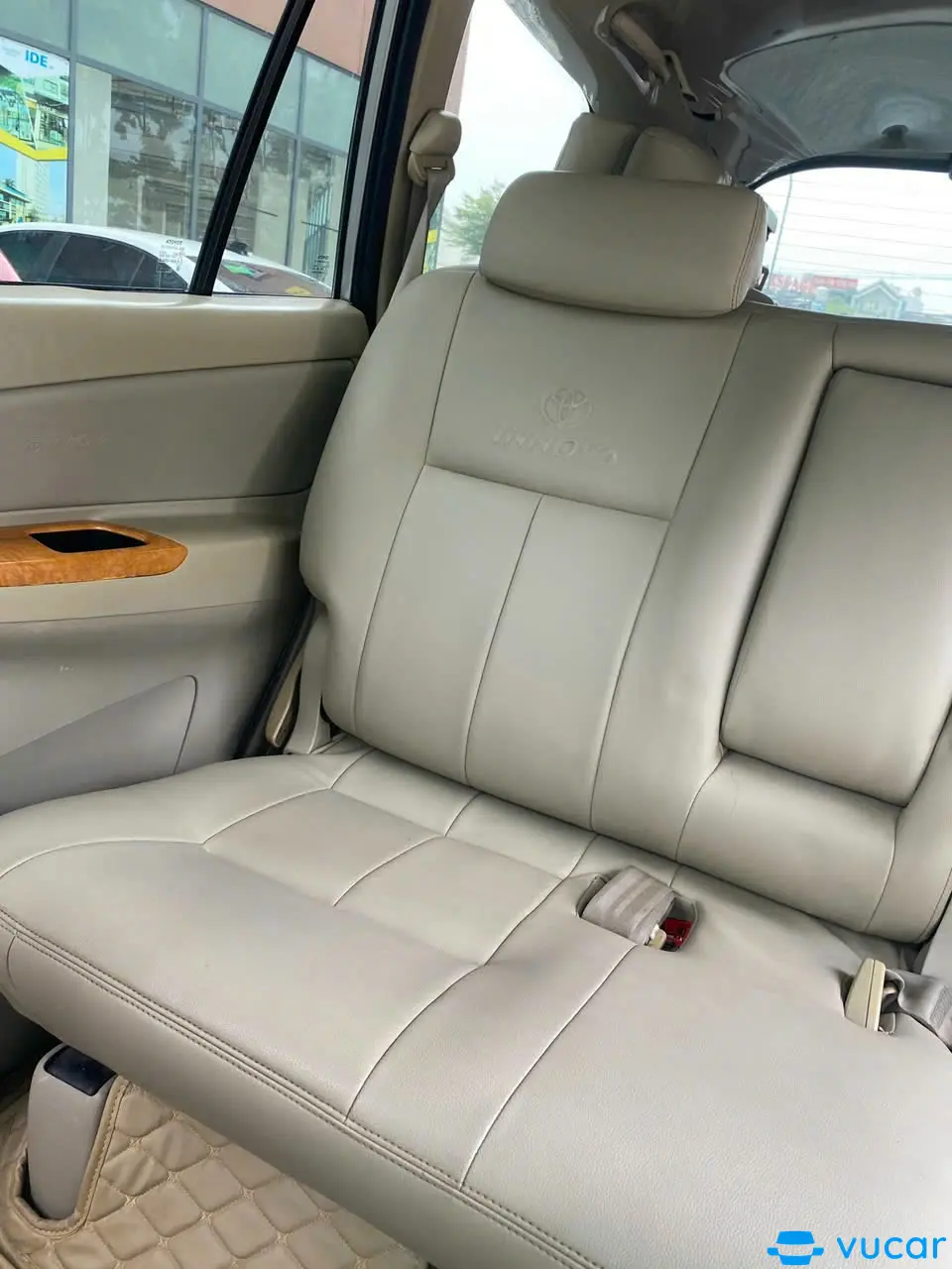 Toyota Innova G 2010 - Nội thất 3