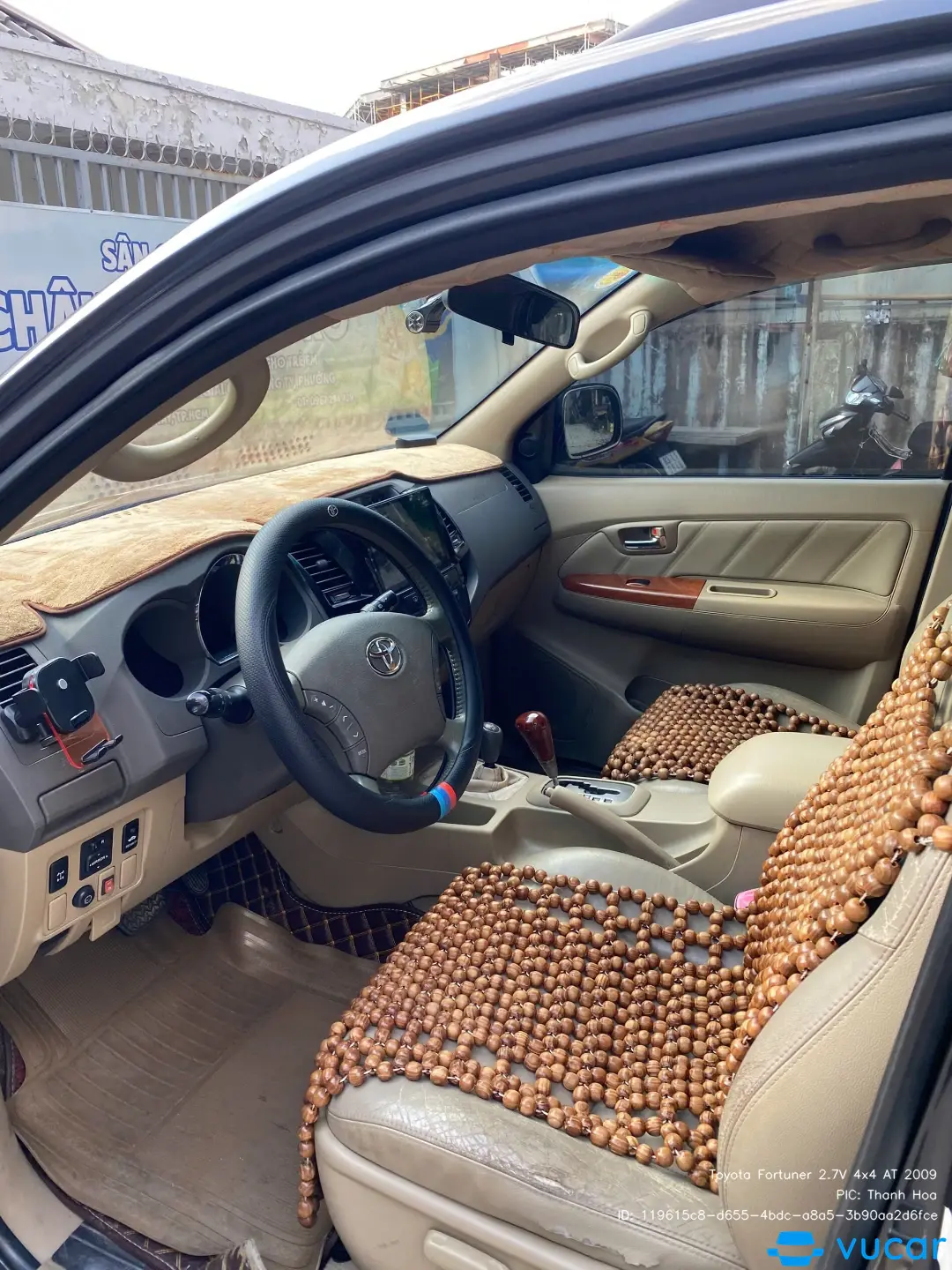 Toyota Fortuner 2.7V 4x4 AT 2009 - Nội thất 4