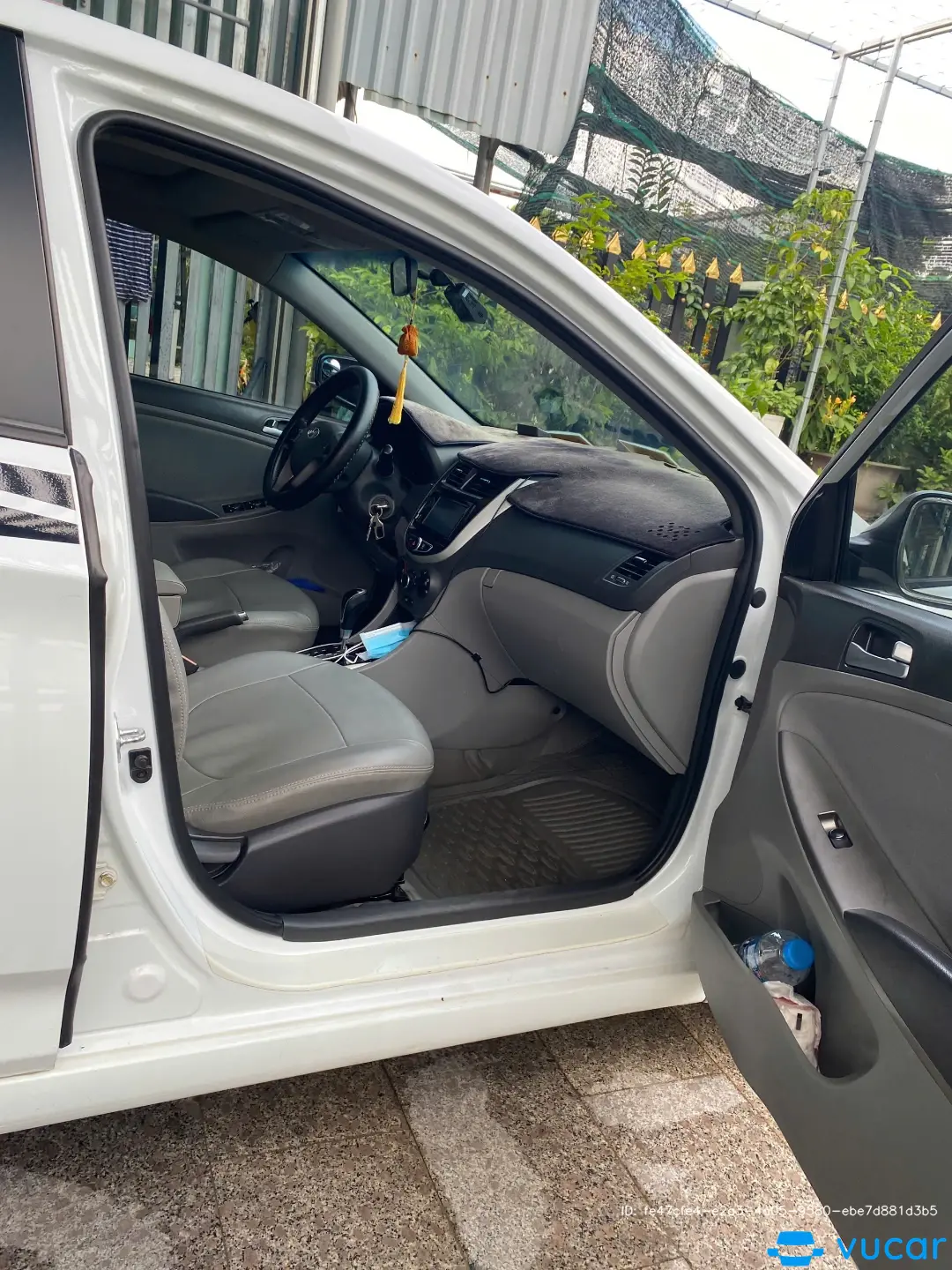 Hyundai Accent 1.4 AT 2014 - Nội thất 13