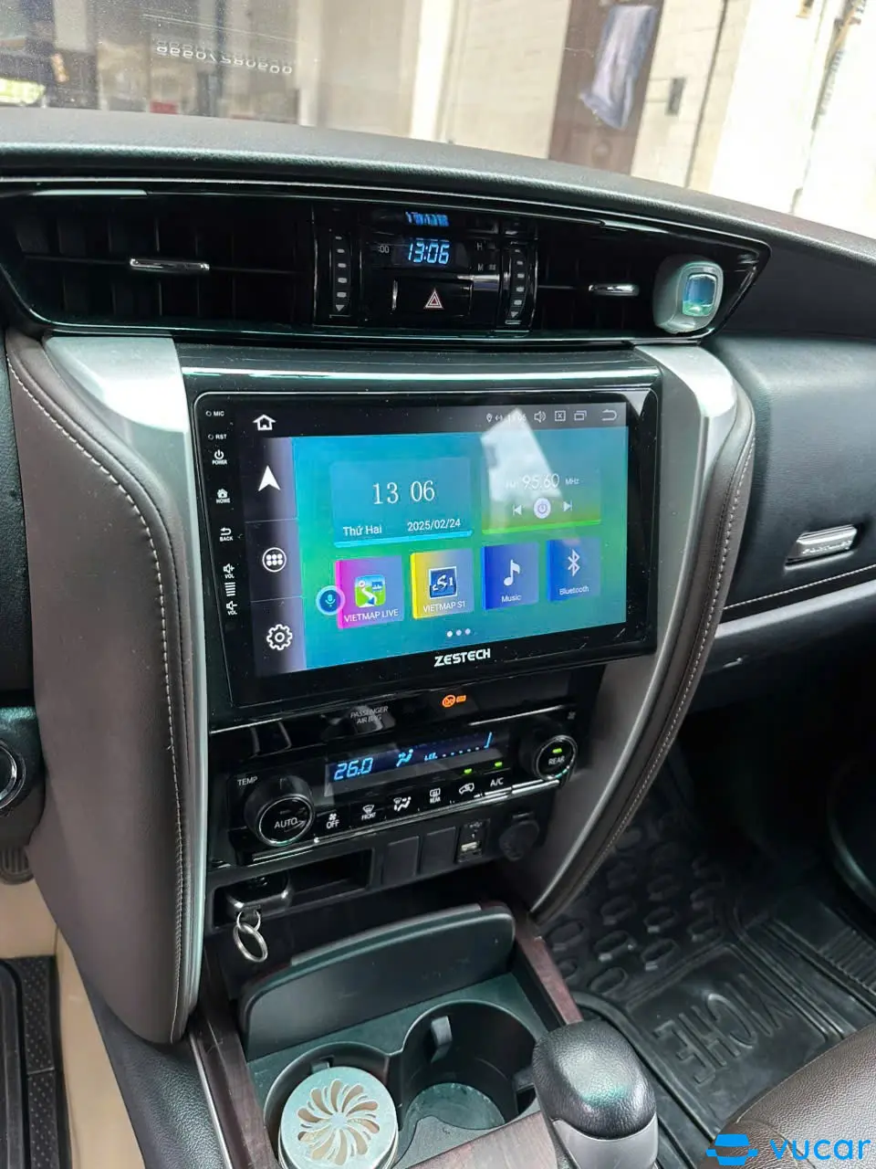 Toyota Fortuner 2019 2.7V 4x2 AT - Nội thất 4