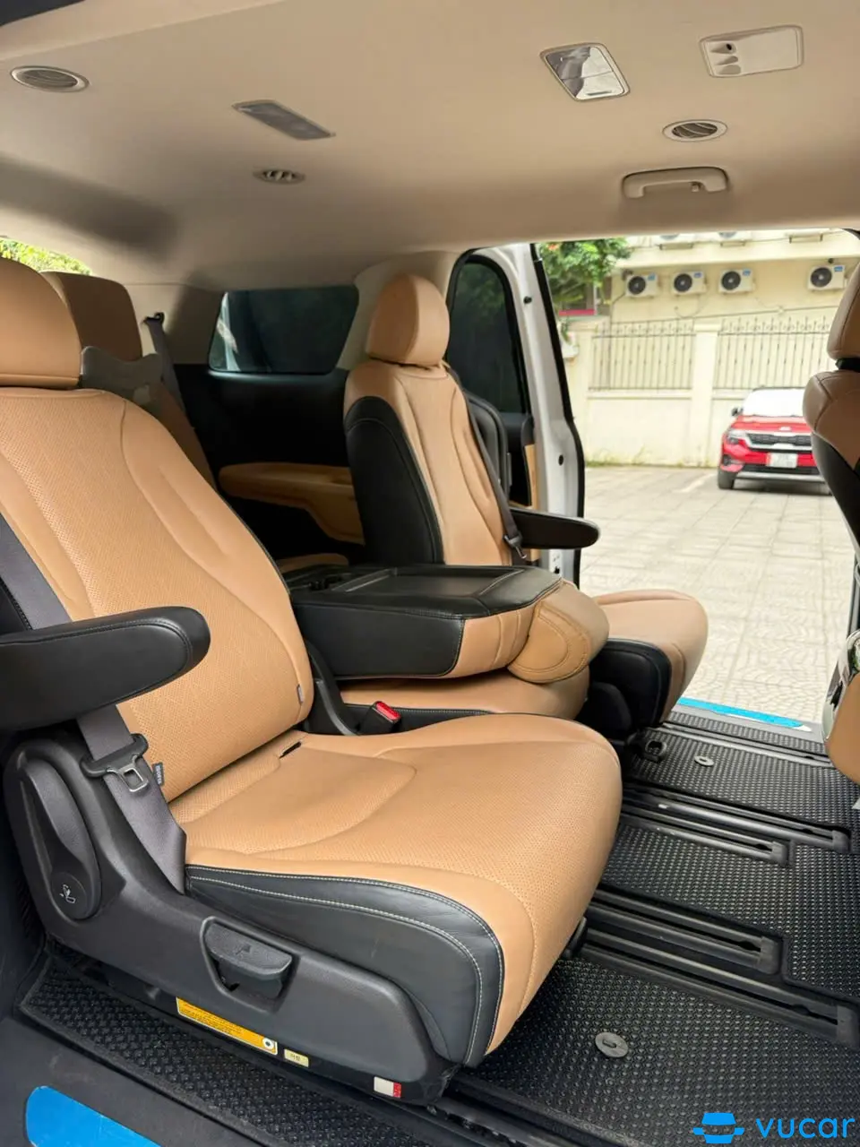 Kia Carnival 2.2D Luxury 2022 - Nội thất 7
