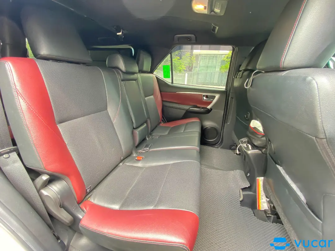 Toyota Fortuner Legender 2.4L 4x2 AT 2022 - Nội thất 4