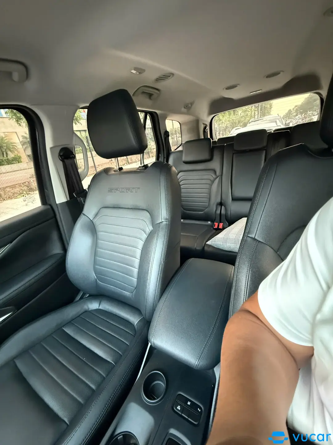Ford Everest Sport 2.0L 4x2 AT 2023 - Nội thất 2