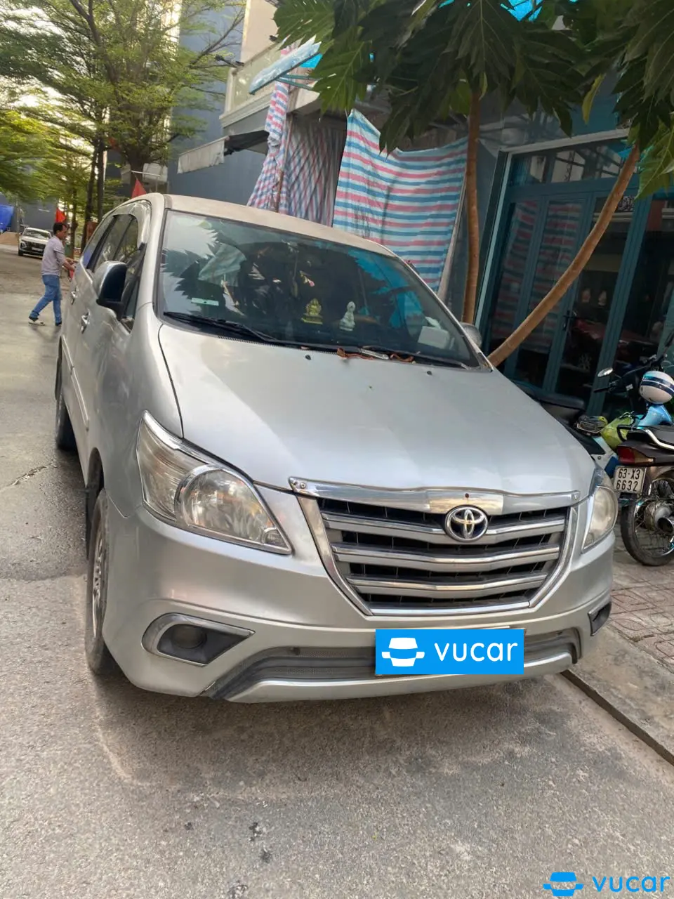 Toyota Innova 2015
