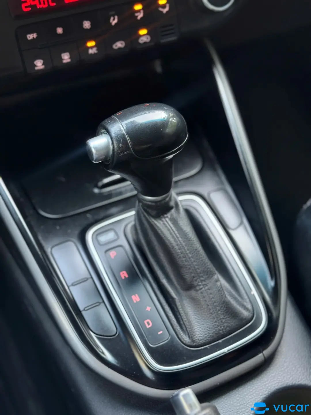 Kia Rondo GAT 2016 - Nội thất 11