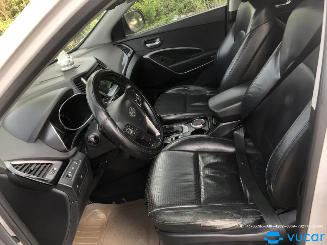 Hyundai Santa Fe 2.4L 4WD 2015 - Nội thất 1