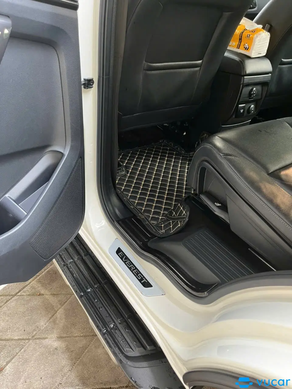 Ford Everest Titanium Biturbo 4x2 2022 - Nội thất 4