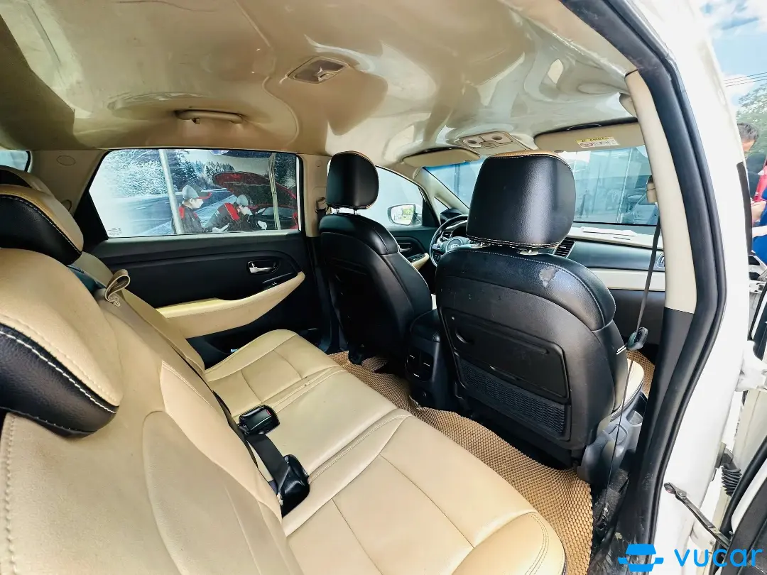Kia Rondo GAT 2017 - Nội thất 2