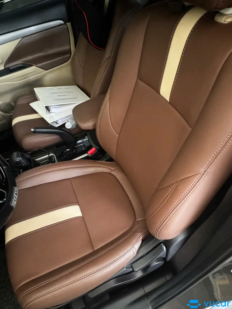Mitsubishi Outlander 2.0 CVT 2018 - Nội thất 9