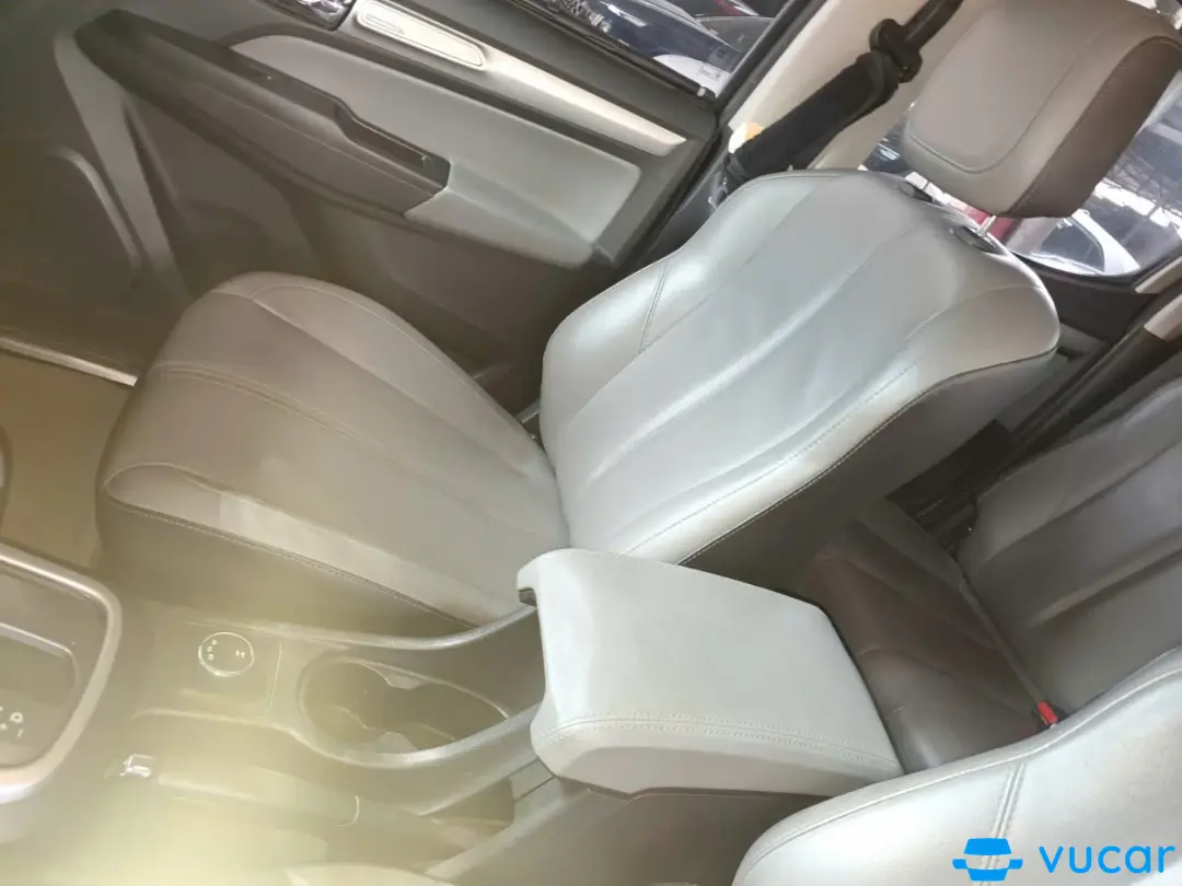 CHEVROLET COLORADO LTZ 2.5 4x4 AT 2020 - Nội thất 2