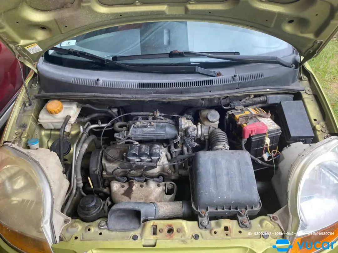Chevrolet Spark LS 1.2 MT 2011 - Khoang động cơ 2