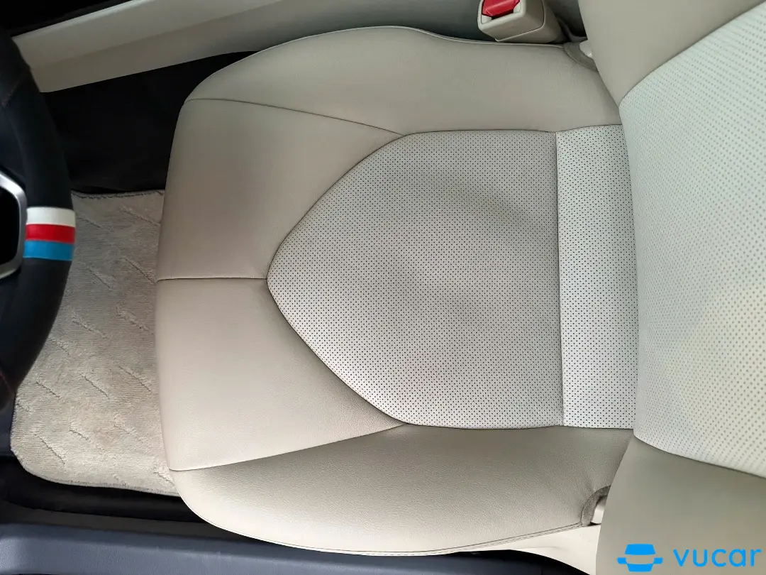 Toyota Camry 2.0G 2021 - Nội thất 5