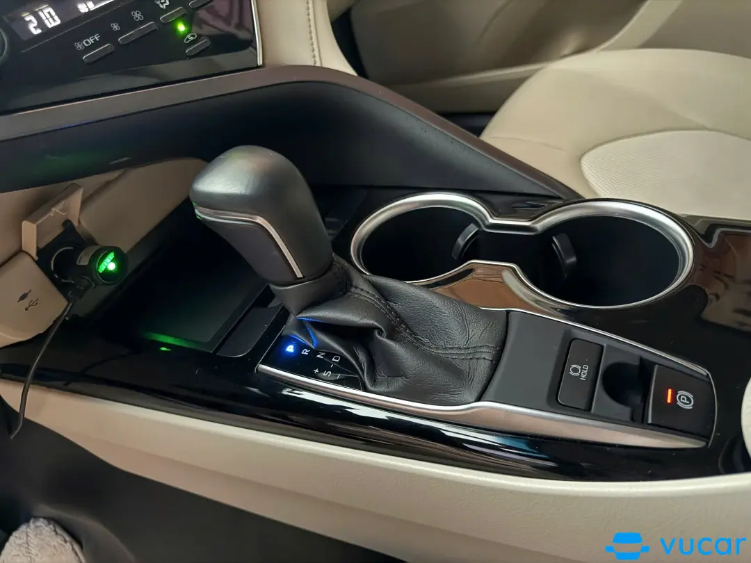 Toyota Camry 2.0G 2021 - Nội thất 8
