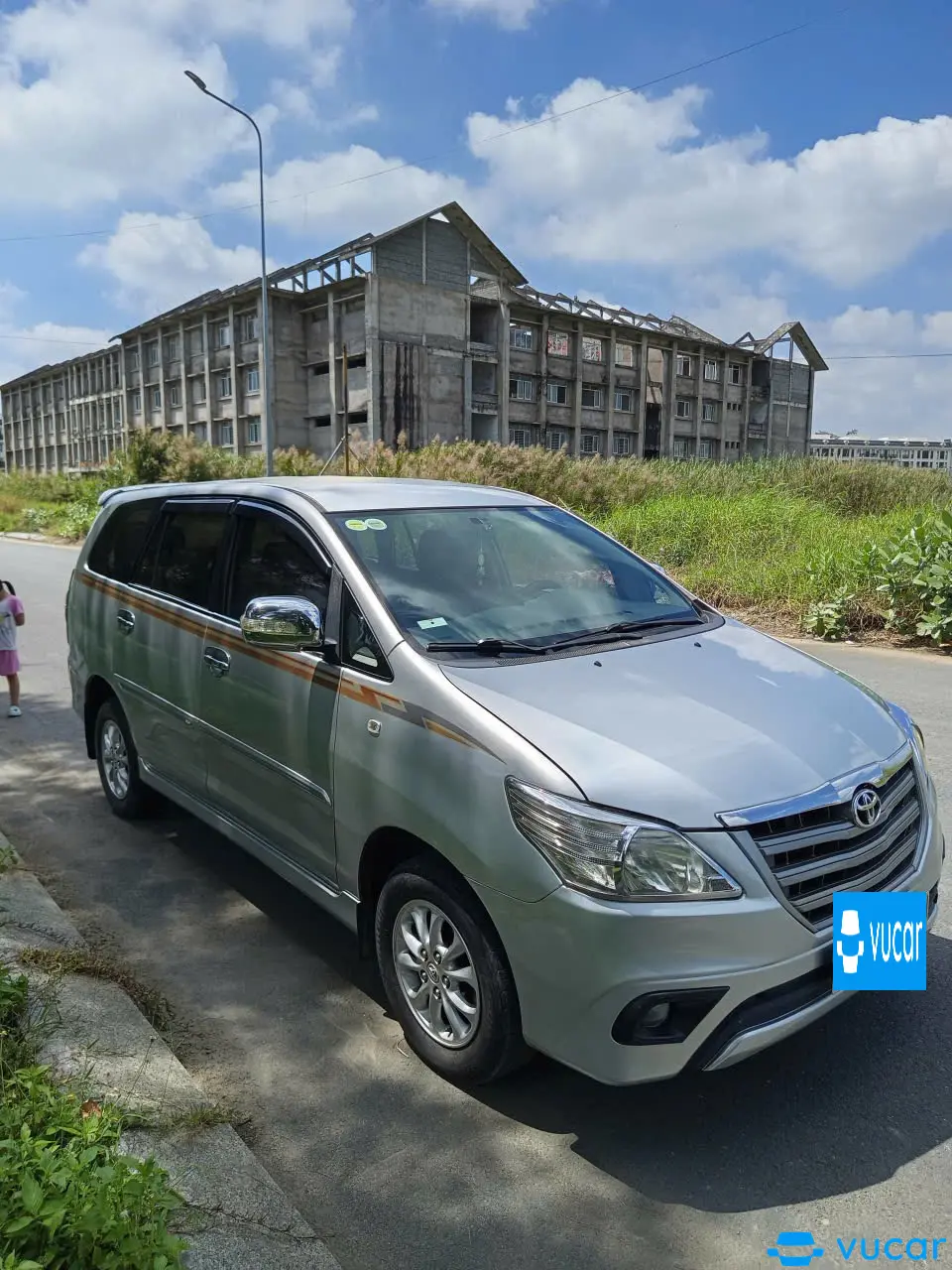 Toyota Innova 2.0E 2015 - Ngoại thất 4