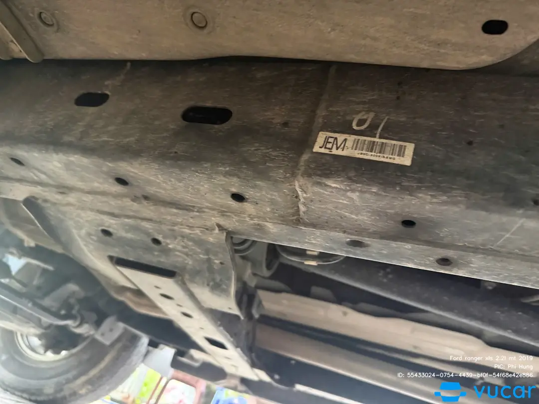 Ford ranger xls 2.2l mt 2019 - Khoang động cơ 6