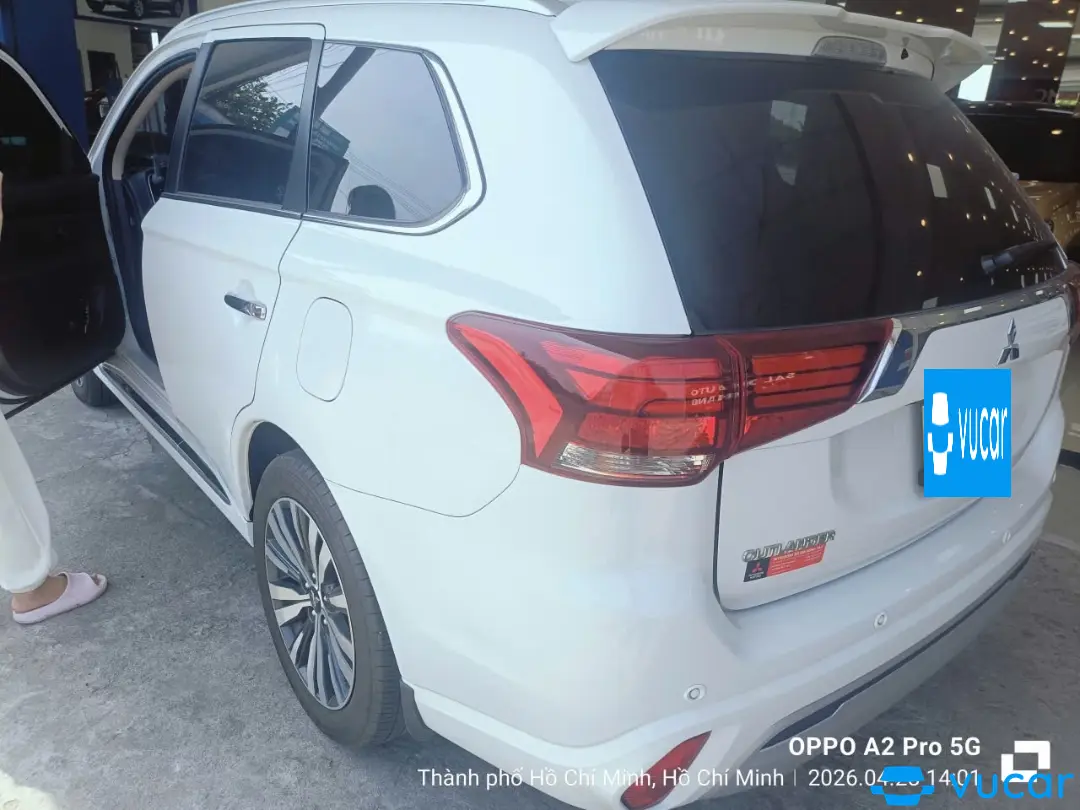 Ảnh xe Mitsubishi Outlander CVT 2025