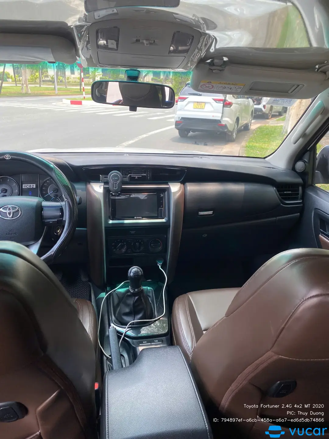 Toyota Fortuner 2.4G 4x2 MT 2020 - Nội thất 1
