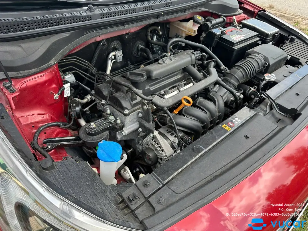 Hyundai Accent 1.4 AT 2021 - Khoang động cơ 1