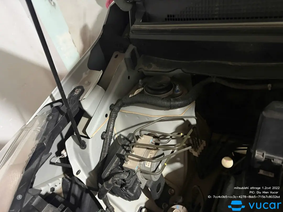 Mitsubishi Attrage Premium 1.2 CVT 2022 - Khoang động cơ 8