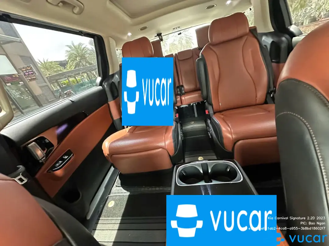 Kia Carnival Signature 2.2D 2023 - Nội thất 4