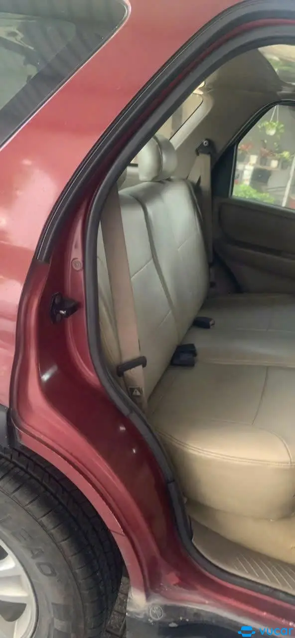 Ford Escape 2003 - Nội thất 8